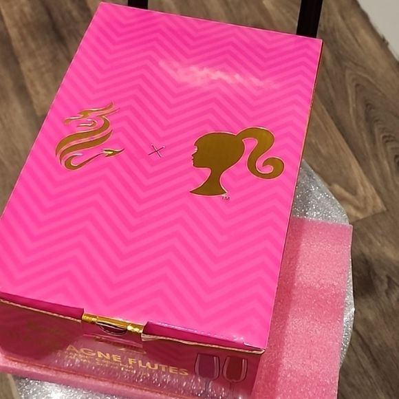 Barbie X Dragon Champagne Flutes - Picture 8 of 8
